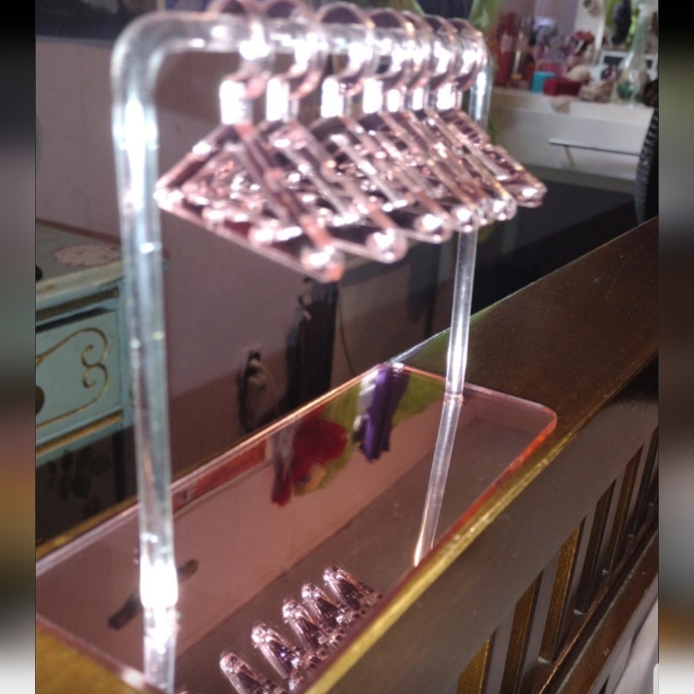 - Acrylic Creative Earring Display Stand - Pink - Picture 10 of 14